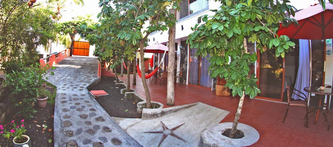 Lava House Hostal Puerto Ayora  Εξωτερικό φωτογραφία