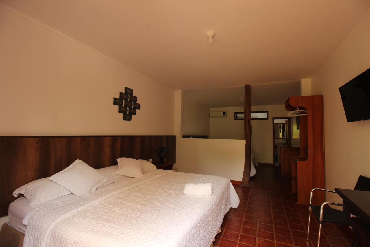 Lava House Hostal Puerto Ayora  Εξωτερικό φωτογραφία