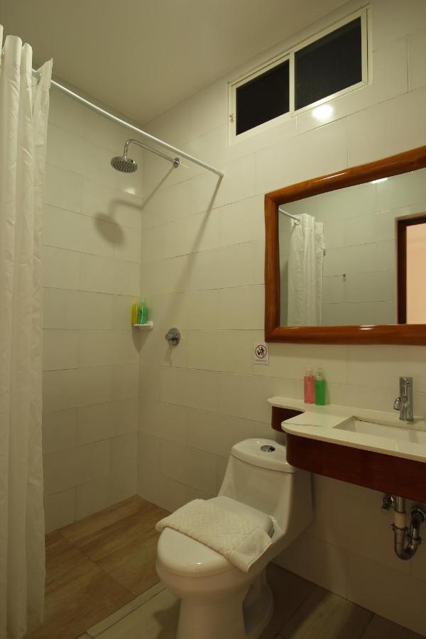 Lava House Hostal Puerto Ayora  Εξωτερικό φωτογραφία
