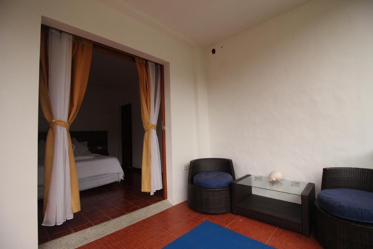 Lava House Hostal Puerto Ayora  Εξωτερικό φωτογραφία