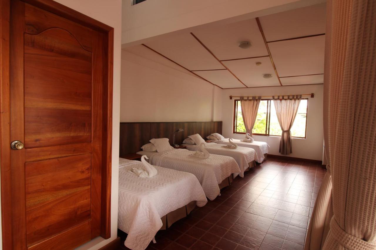 Lava House Hostal Puerto Ayora  Εξωτερικό φωτογραφία