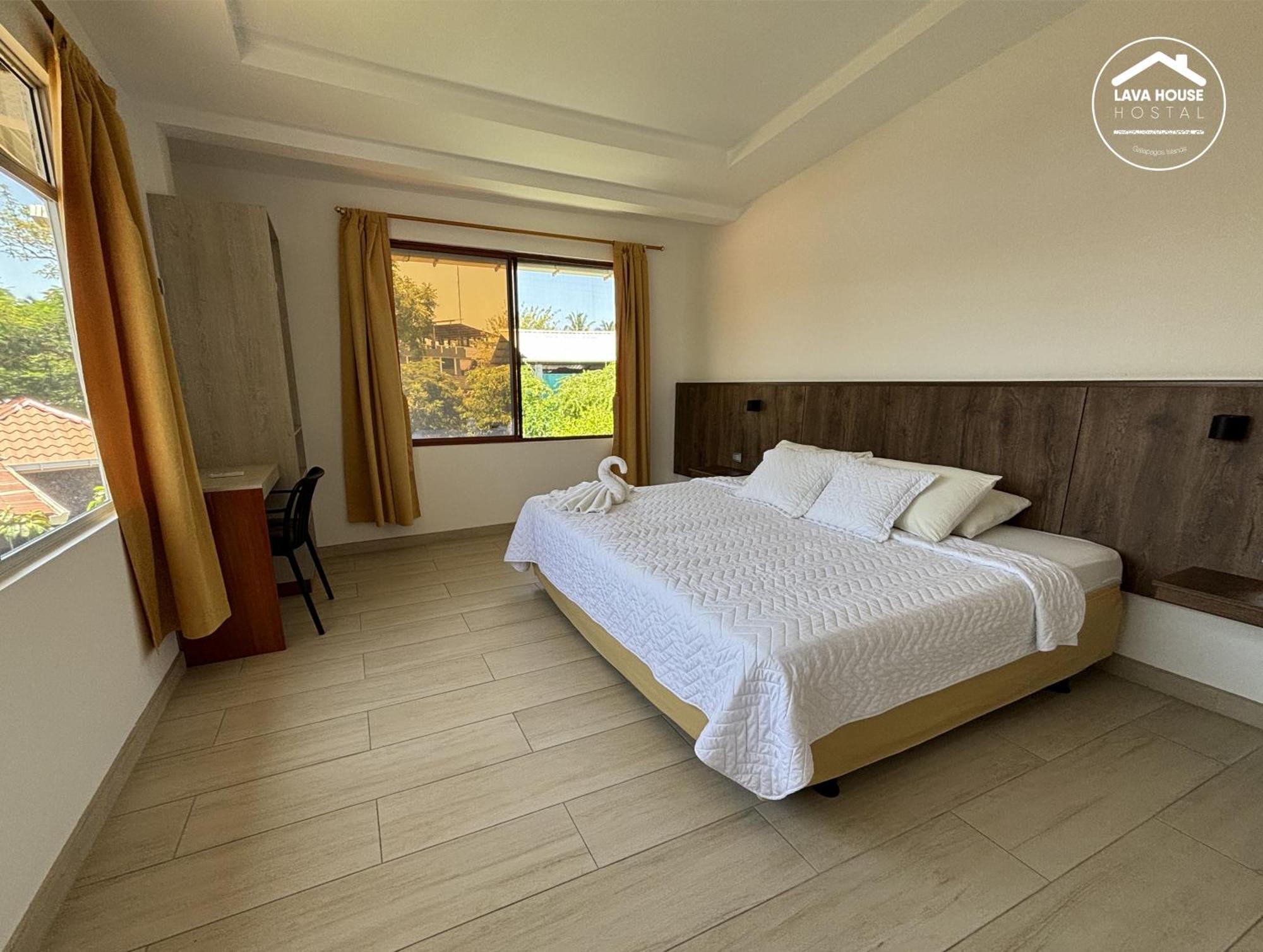 Lava House Hostal Puerto Ayora  Εξωτερικό φωτογραφία