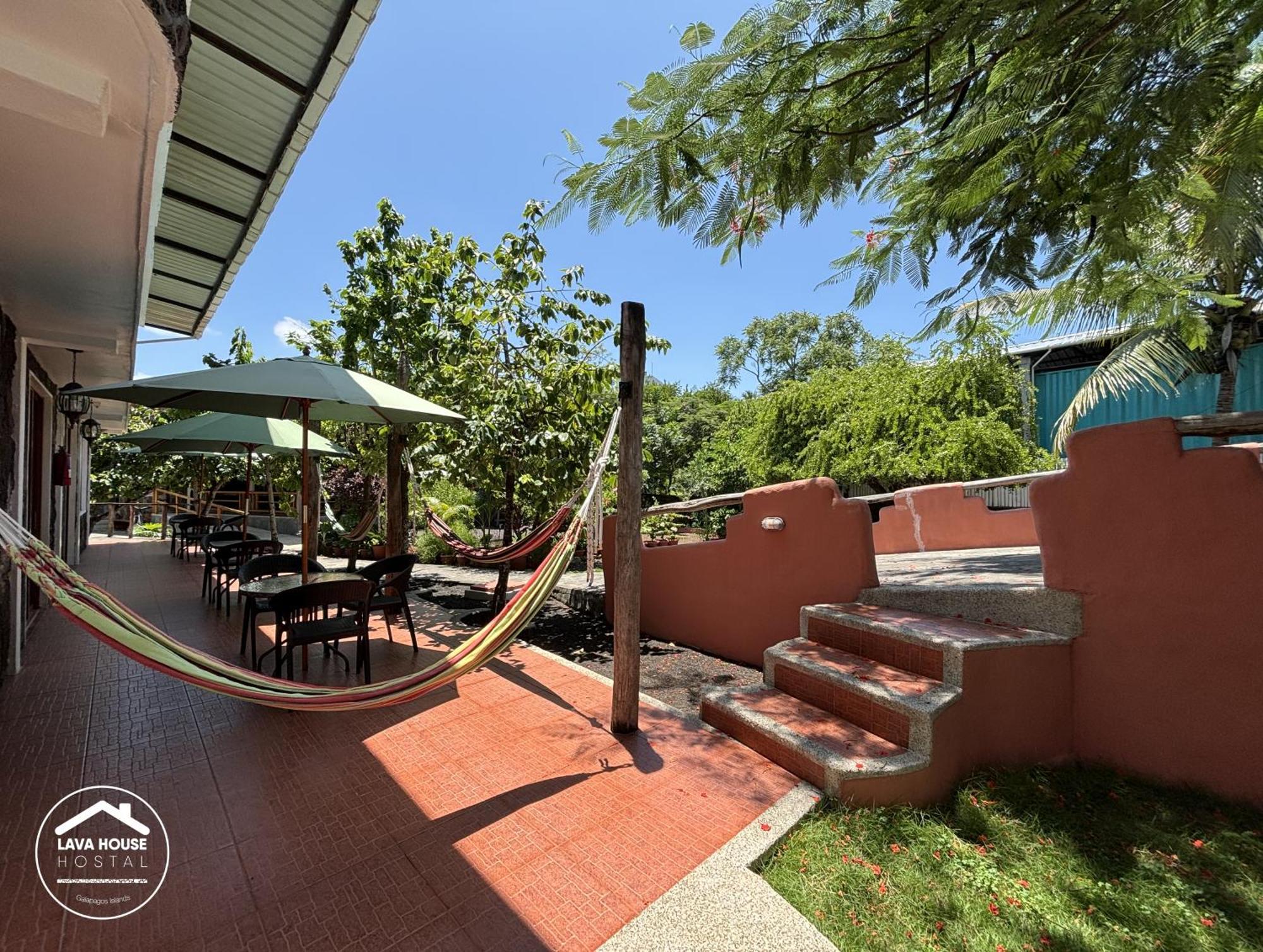 Lava House Hostal Puerto Ayora  Εξωτερικό φωτογραφία